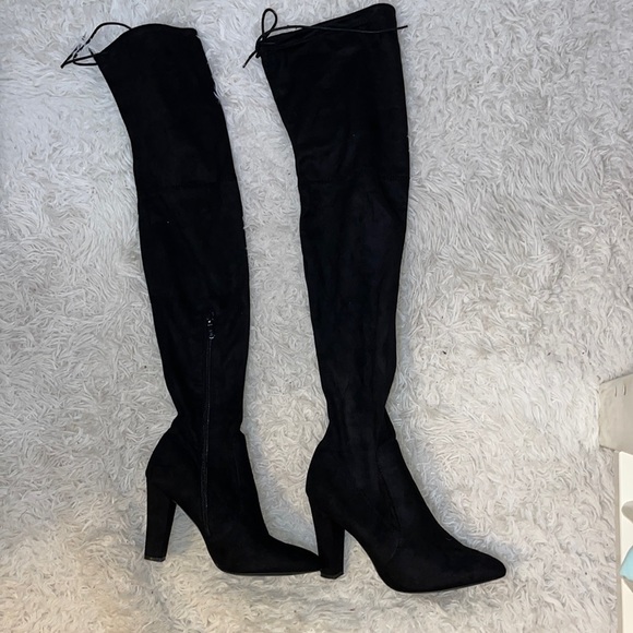 MissGuided black over the knee heeled boots 👢 - Picture 2 of 8